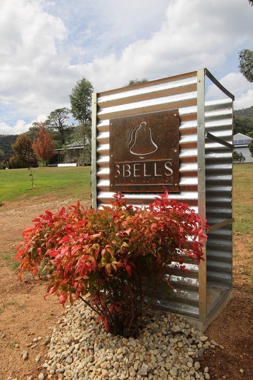 3 Bells Alpine Cottage Bright Exterior foto